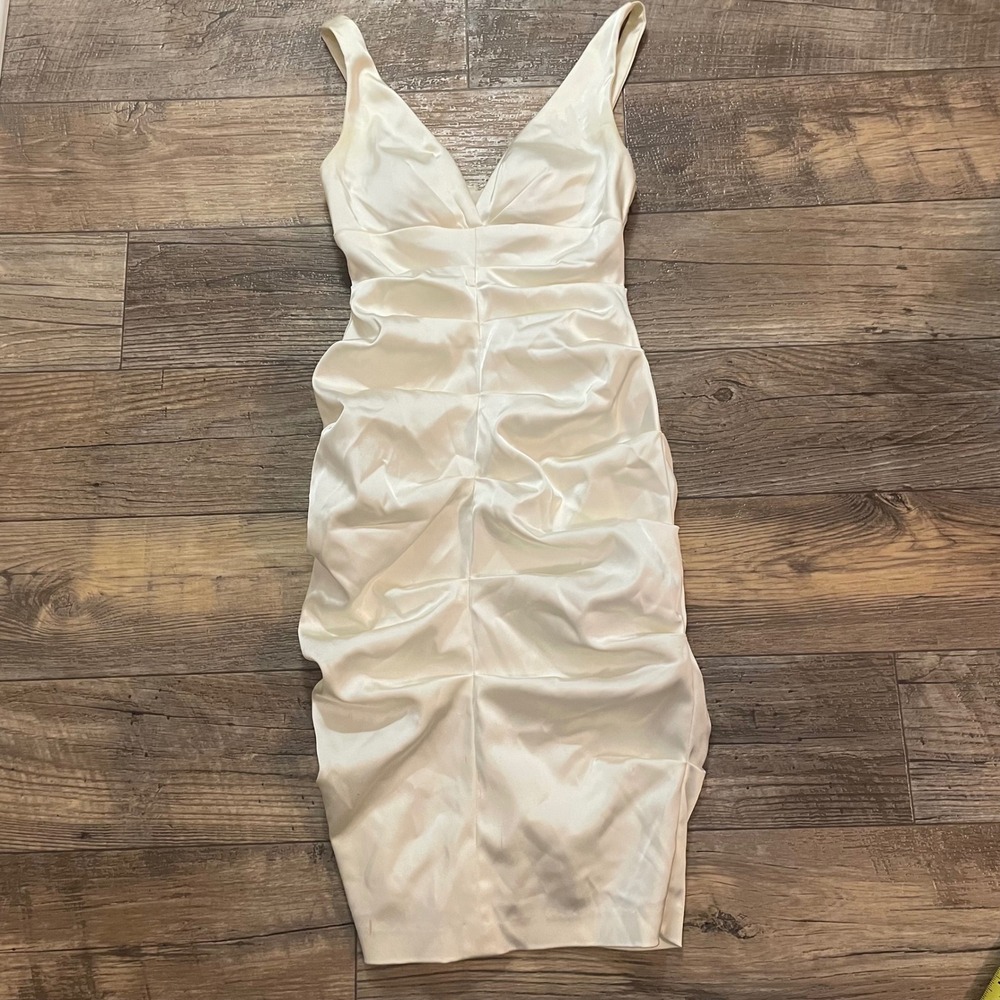 Cache‎ Women Ivory Satin Ruched Bodycon V-Neck Cocktail Dress Size 4 X7404C